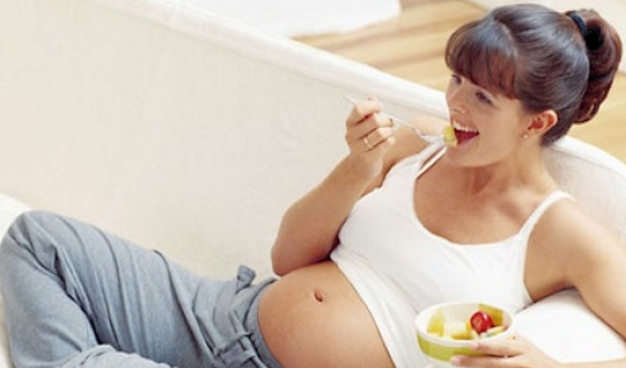 二胎怀孕初期症状与代妈招聘要求全解析